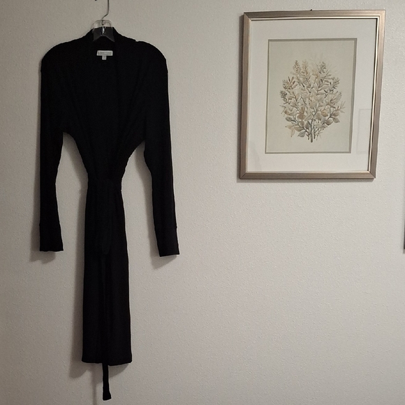 P.J. Salvage Texured Essentials Black Long Sleeve Robe Size Medium - Picture 1 of 6